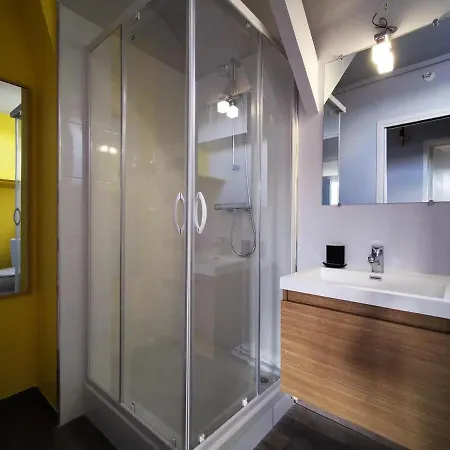 De L'isle - Sejours Pro - Wifi - Netflix - Plein Centre-ville Apartman Château-Thierry